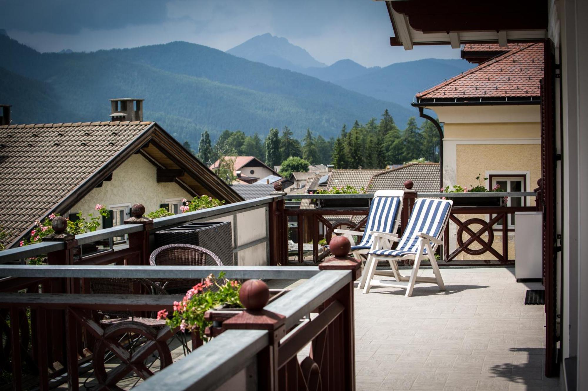 Appartementhaus Sapelza Toblach Buitenkant foto