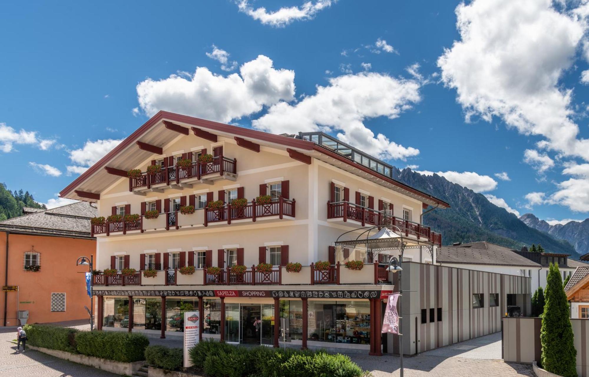 Appartementhaus Sapelza Toblach Buitenkant foto