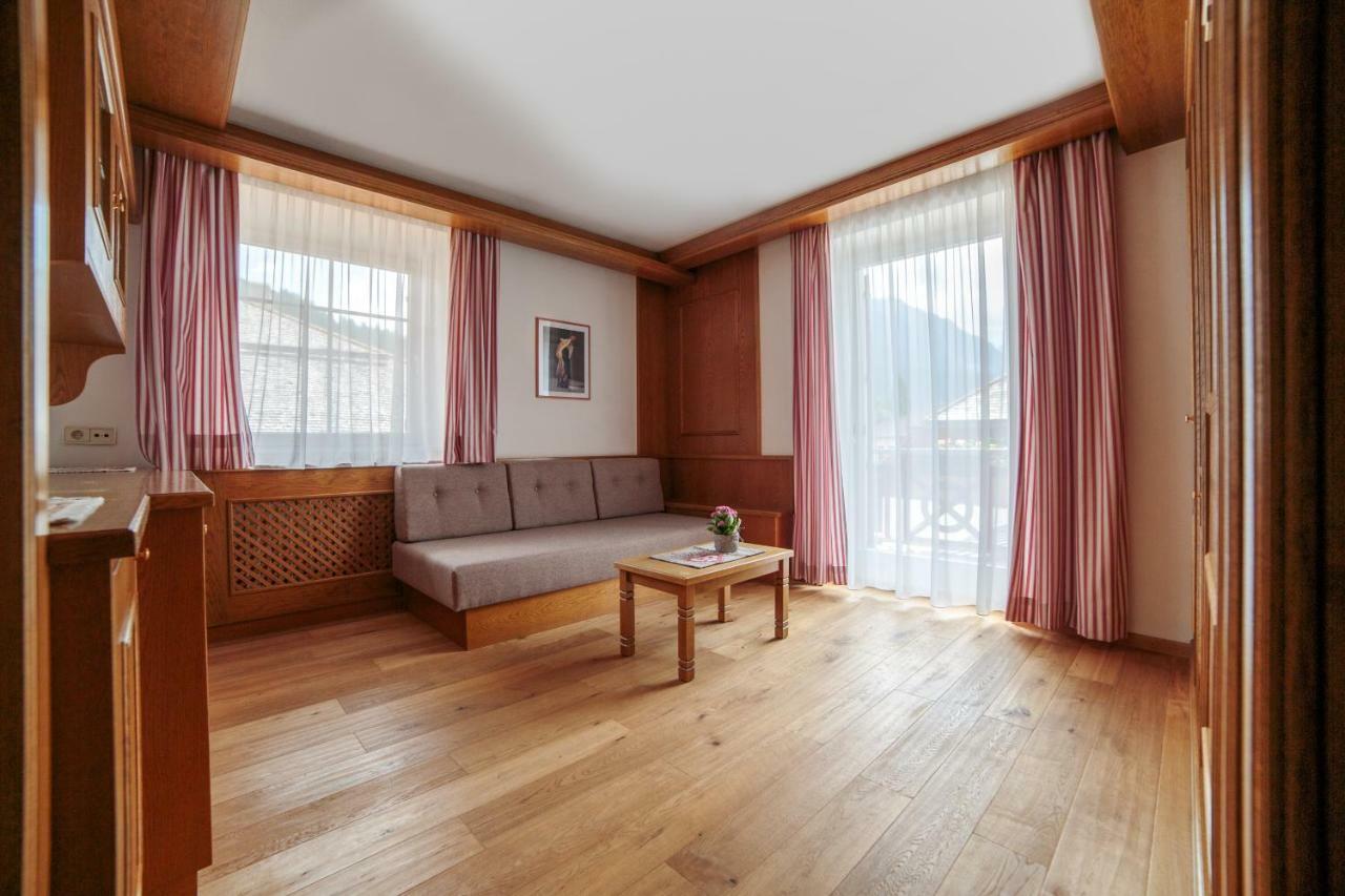 Appartementhaus Sapelza Toblach Kamer foto