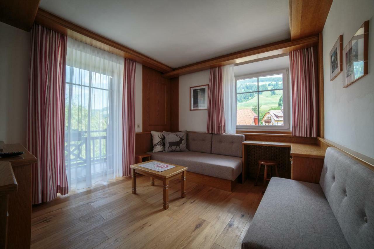 Appartementhaus Sapelza Toblach Buitenkant foto